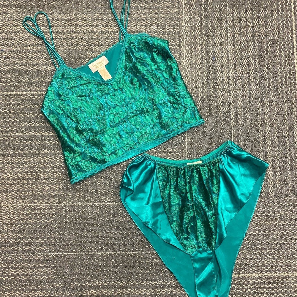 Vintage Gold Label Victoria’s Secret Lace Cami & High Cut Panty Set Size M